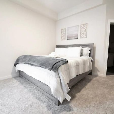 Luxury Apartment Wifi, Gym, Pool, Shops & Food! Unit 329 Charlotte Kültér fotó
